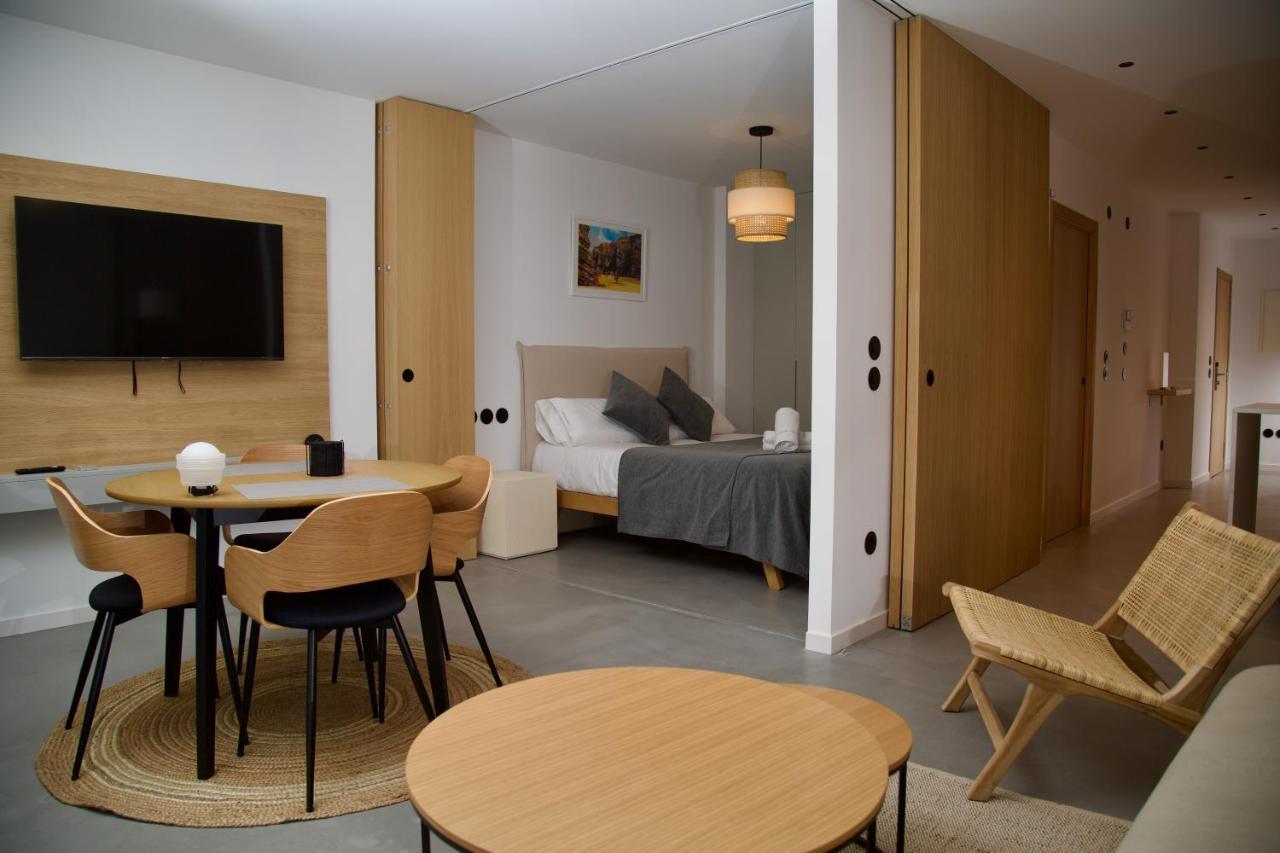 Suite 202 - 1 Bedroom Suite In Amando Perez Suites Рибадео Экстерьер фото